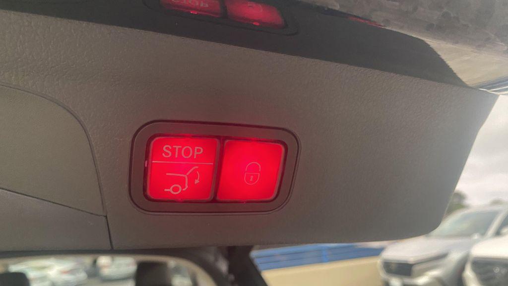 used 2020 Mercedes-Benz GLE 350 car, priced at $41,995