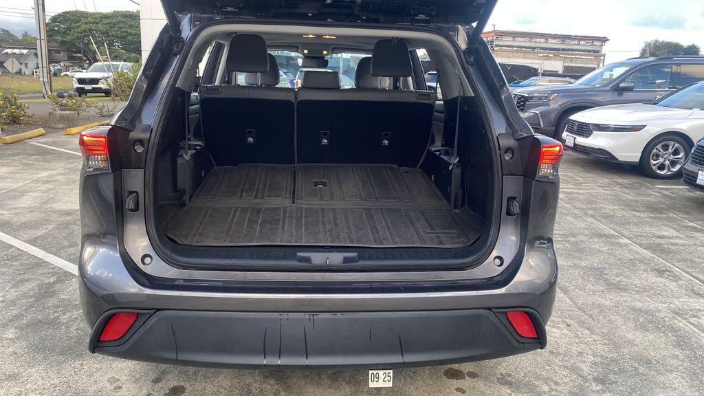 used 2022 Toyota Highlander car, priced at $34,778