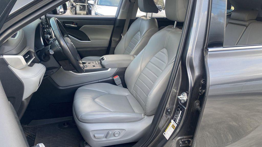 used 2022 Toyota Highlander car, priced at $34,778
