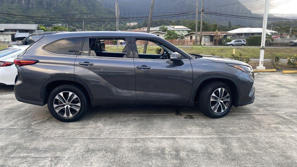 used 2022 Toyota Highlander car, priced at $34,778