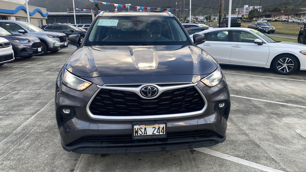 used 2022 Toyota Highlander car, priced at $34,778