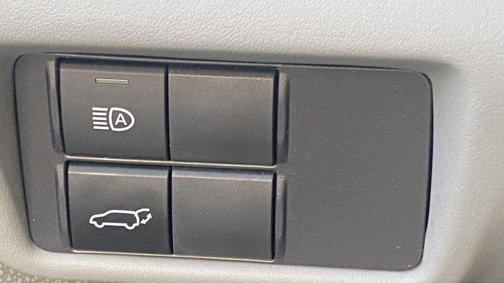 used 2022 Toyota Highlander car, priced at $34,778