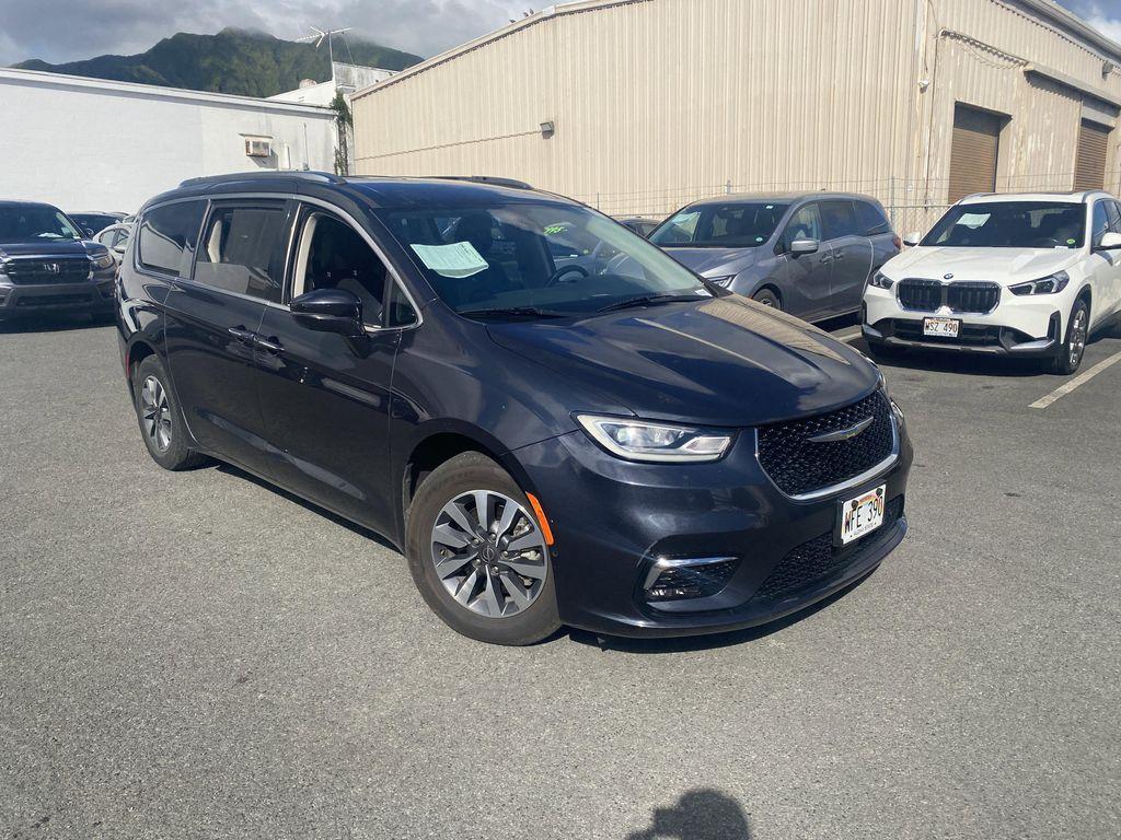 used 2021 Chrysler Pacifica Hybrid car, priced at $31,885