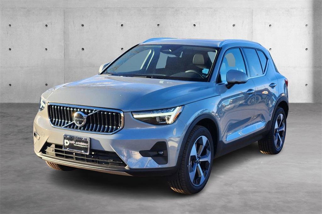 new 2025 Volvo XC40 car, priced at $47,002