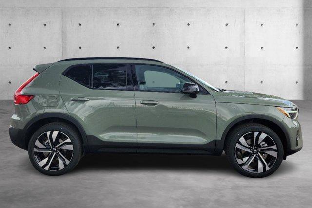 new 2024 Volvo XC40 car, priced at $50,867