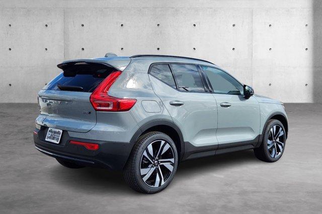 new 2024 Volvo XC40 car, priced at $50,867