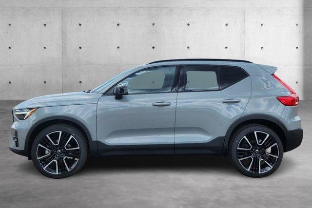 new 2024 Volvo XC40 car, priced at $52,292