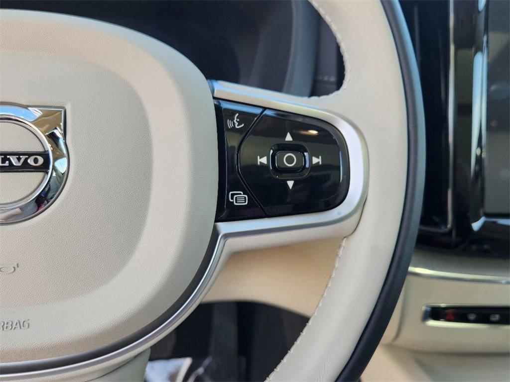 new 2025 Volvo XC60 car, priced at $57,847
