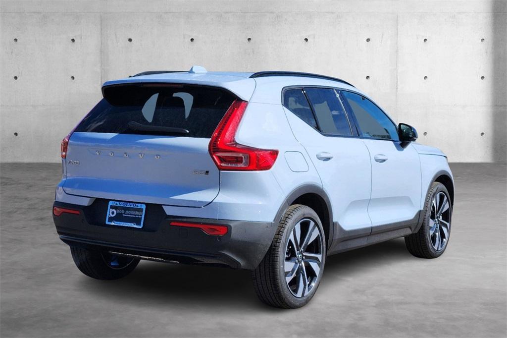 new 2025 Volvo XC40 car, priced at $51,467