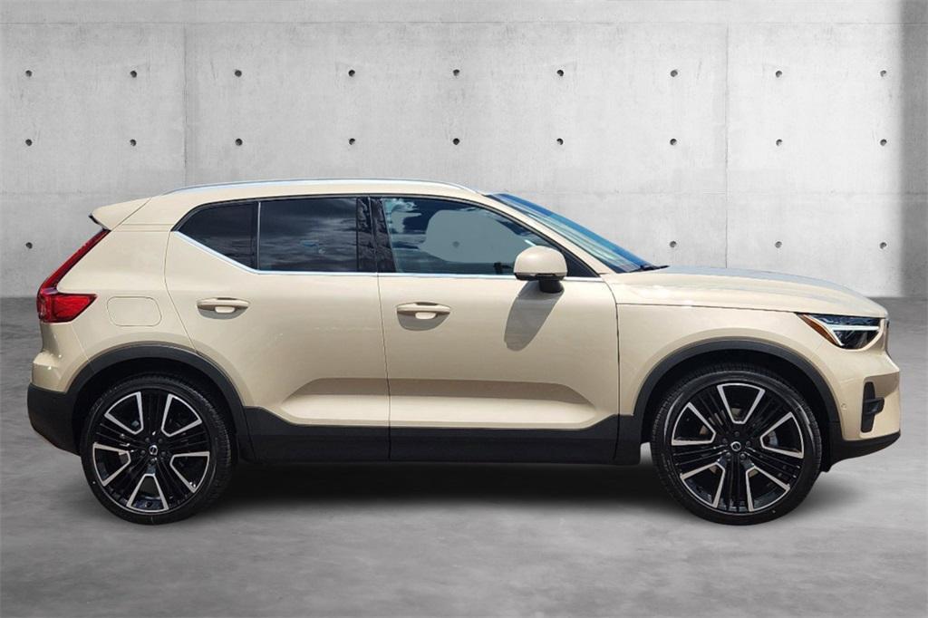 new 2025 Volvo XC40 car, priced at $53,097