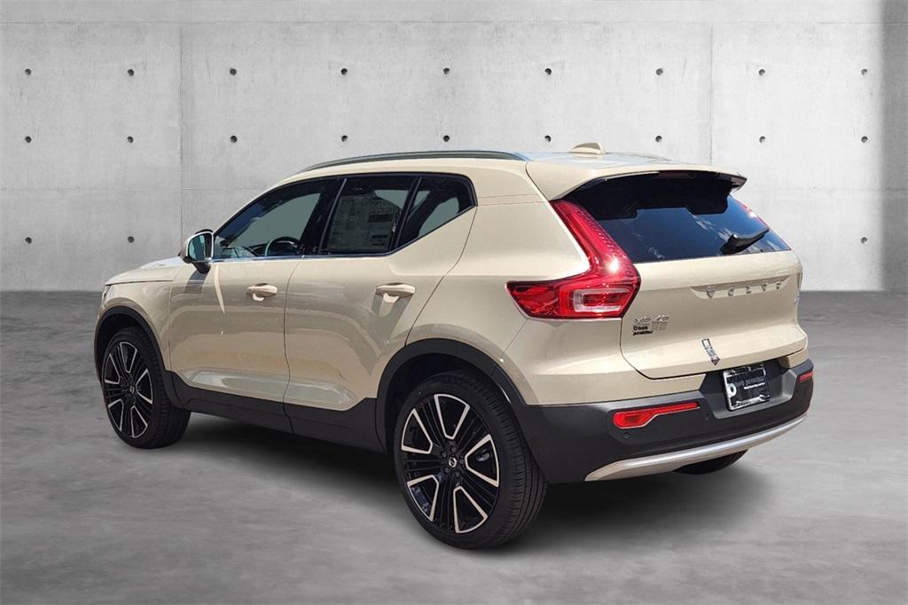 new 2025 Volvo XC40 car, priced at $53,097