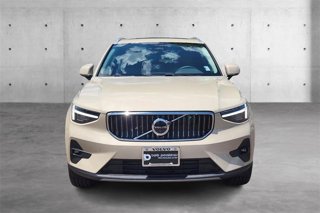 new 2025 Volvo XC40 car, priced at $53,097