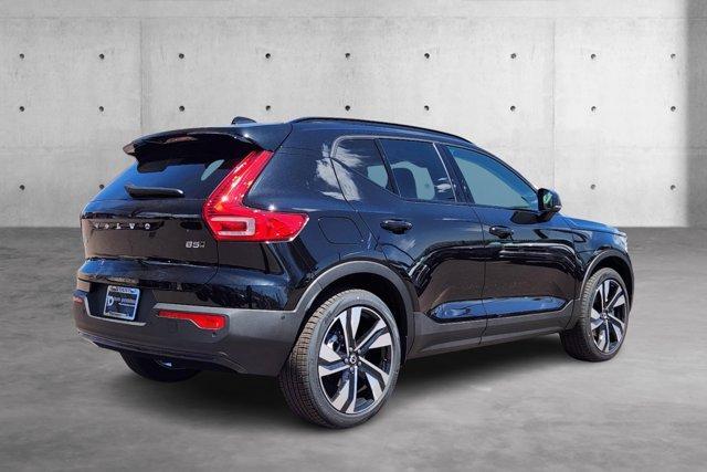 new 2024 Volvo XC40 car, priced at $46,711