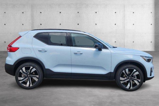 new 2025 Volvo XC40 car, priced at $51,222