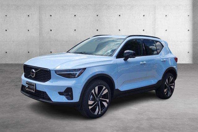 new 2025 Volvo XC40 car, priced at $51,222