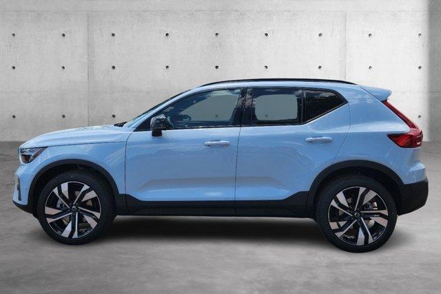 new 2025 Volvo XC40 car, priced at $51,222