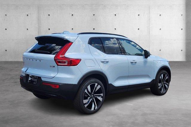 new 2025 Volvo XC40 car, priced at $51,222