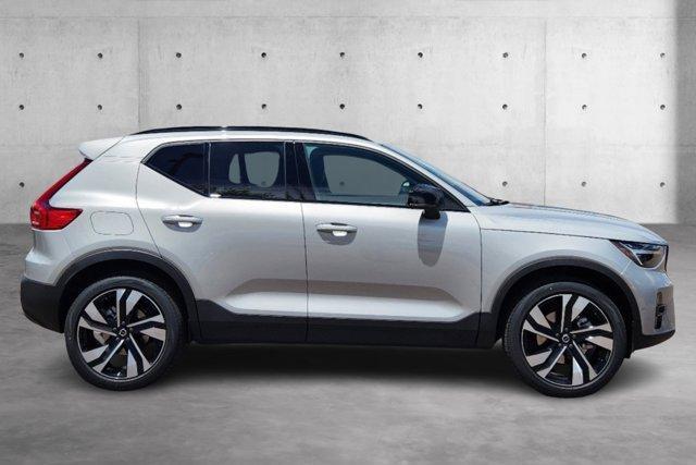 new 2024 Volvo XC40 car, priced at $50,867