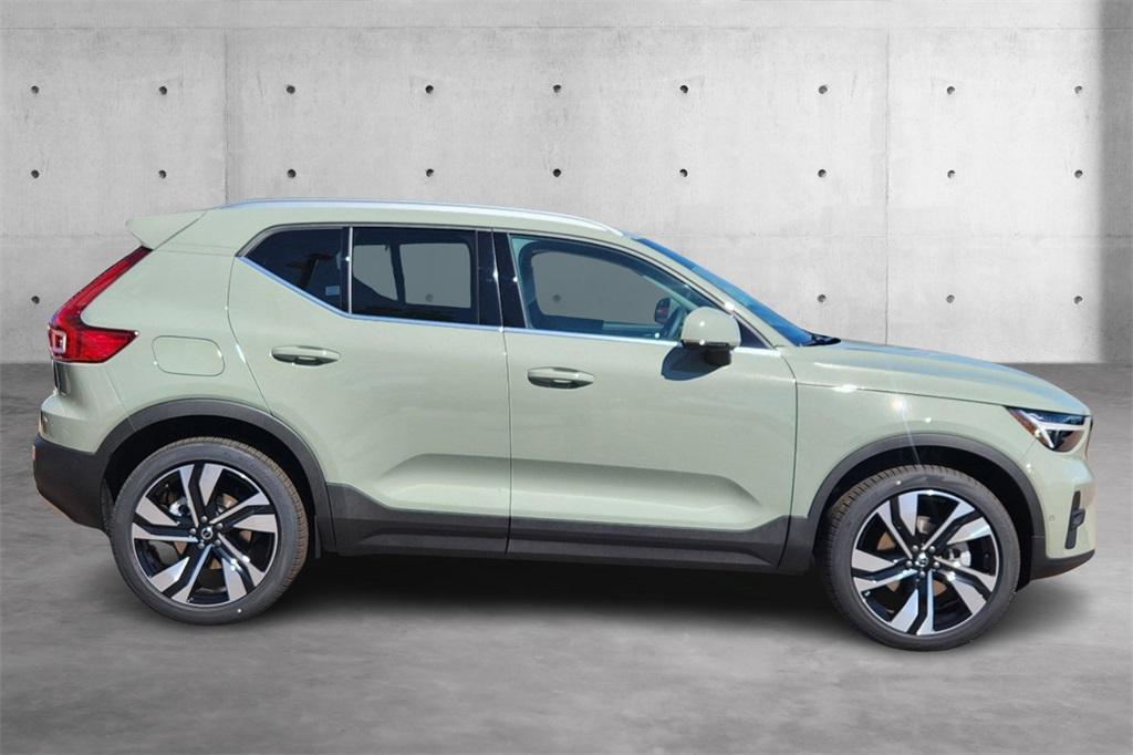 new 2025 Volvo XC40 car, priced at $50,272