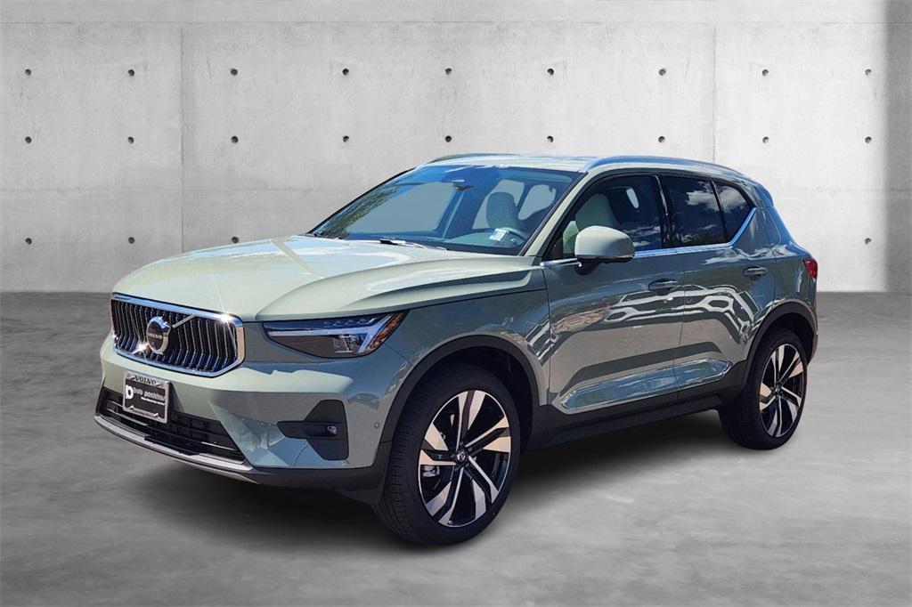 new 2025 Volvo XC40 car, priced at $50,272