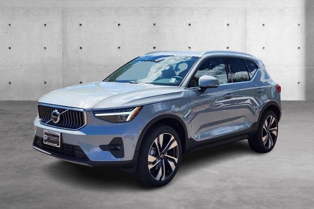 new 2025 Volvo XC40 car, priced at $50,772