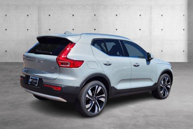 new 2025 Volvo XC40 car, priced at $50,772