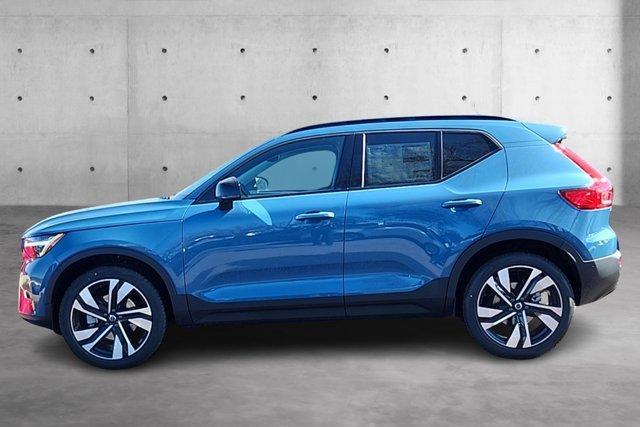 new 2024 Volvo XC40 car, priced at $51,342