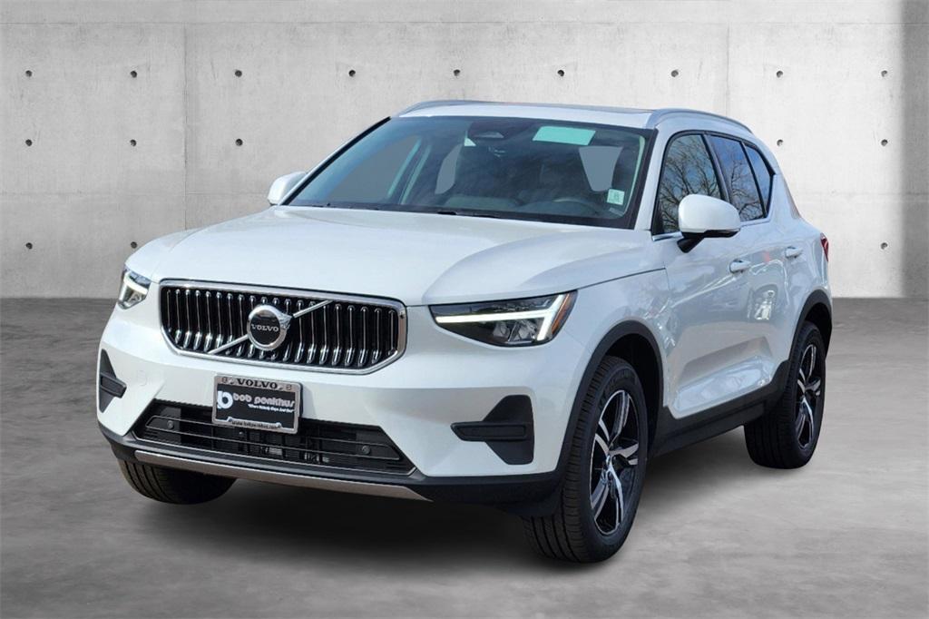 new 2025 Volvo XC40 car, priced at $43,687