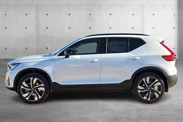 new 2024 Volvo XC40 car, priced at $49,147