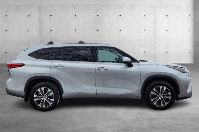 used 2021 Toyota Highlander car, priced at $32,725