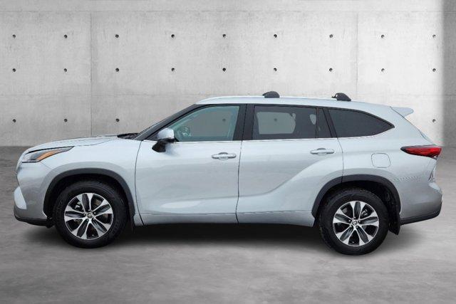 used 2021 Toyota Highlander car, priced at $32,725