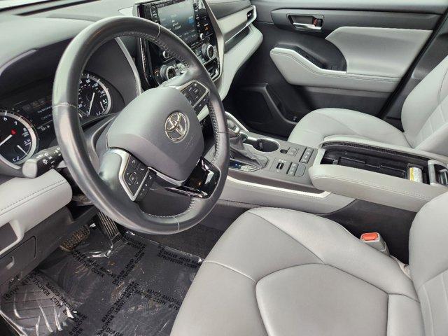 used 2021 Toyota Highlander car, priced at $32,725