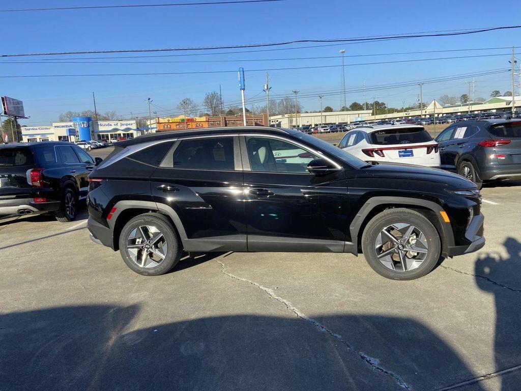 new 2025 Hyundai Tucson car, priced at $35,089