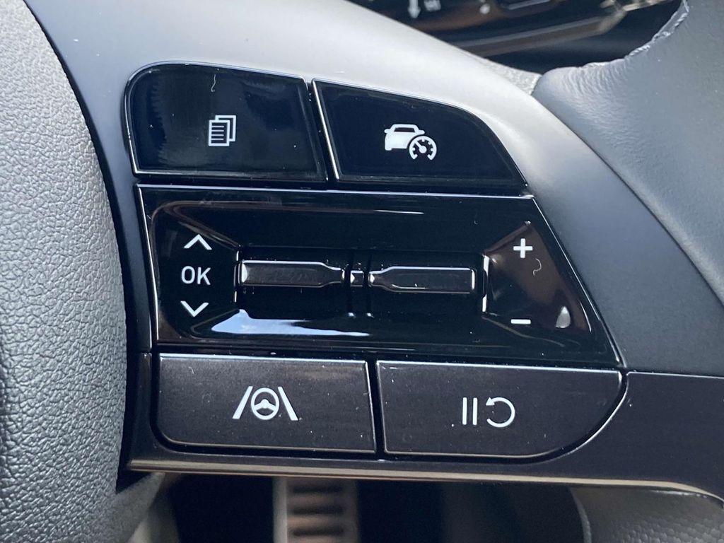 new 2025 Hyundai Elantra car, priced at $25,530
