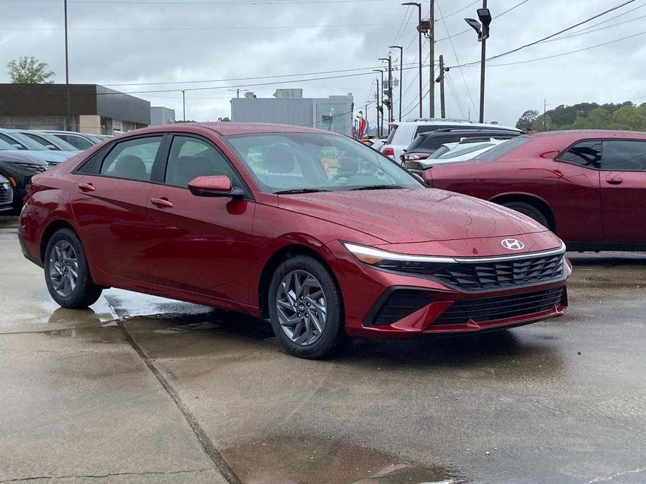 new 2024 Hyundai Elantra car, priced at $25,265