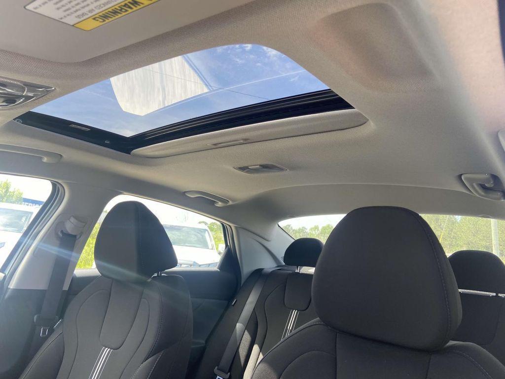 new 2025 Hyundai Elantra car, priced at $28,050