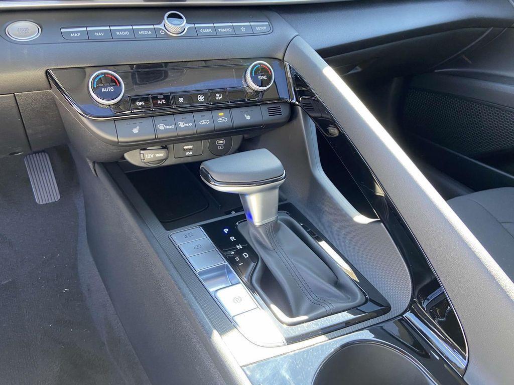 new 2025 Hyundai Elantra car, priced at $27,535