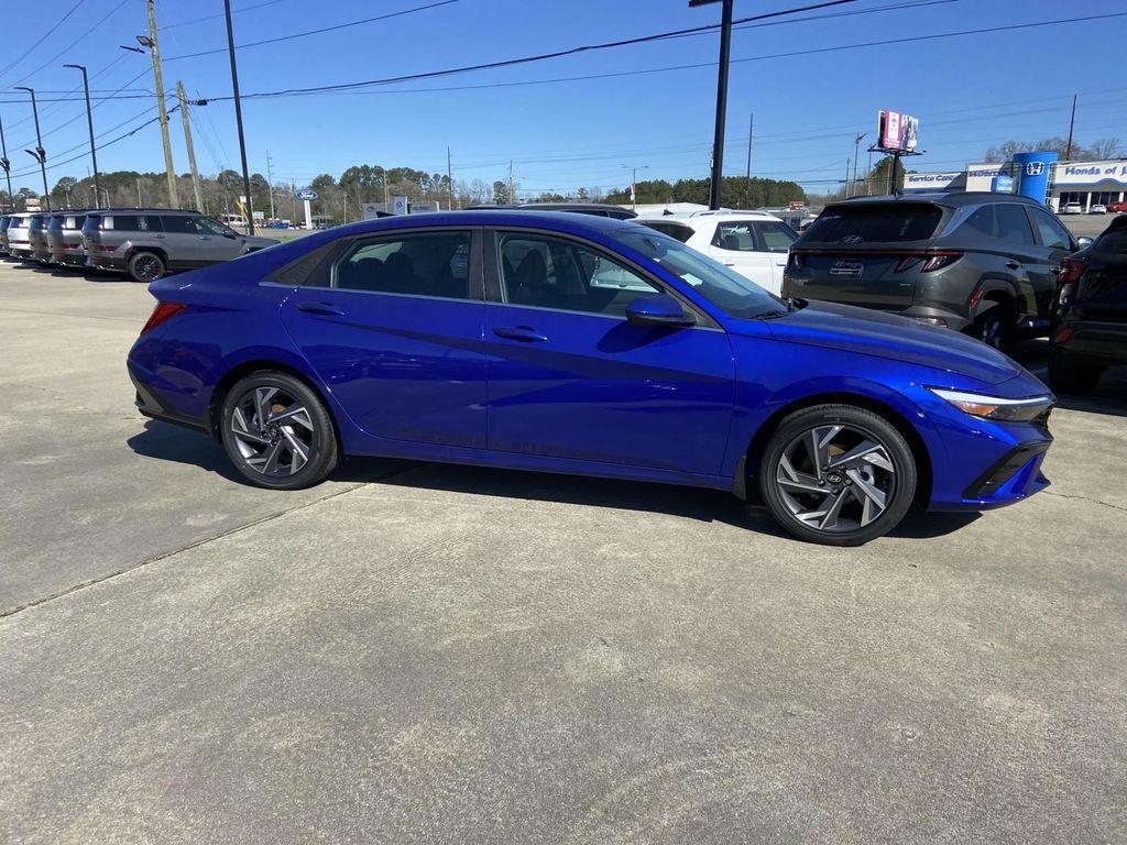 new 2025 Hyundai Elantra car, priced at $27,535