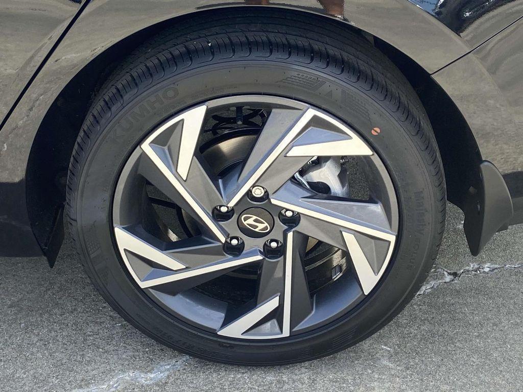new 2025 Hyundai Elantra car, priced at $25,030