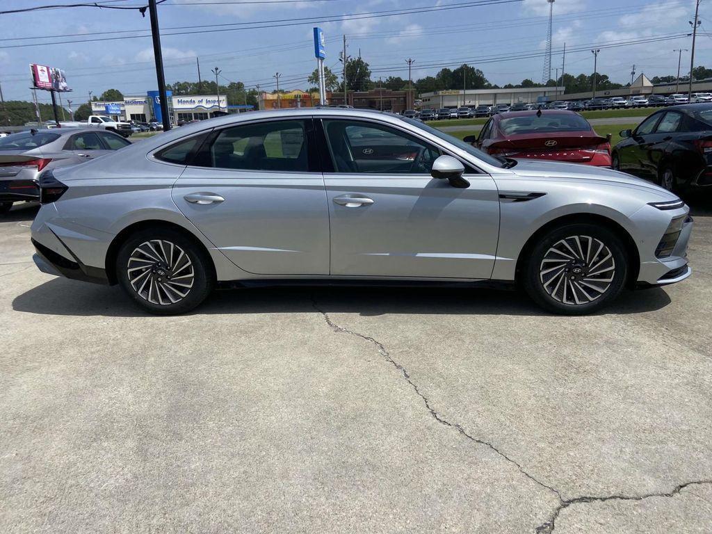 new 2024 Hyundai Sonata Hybrid car, priced at $38,835