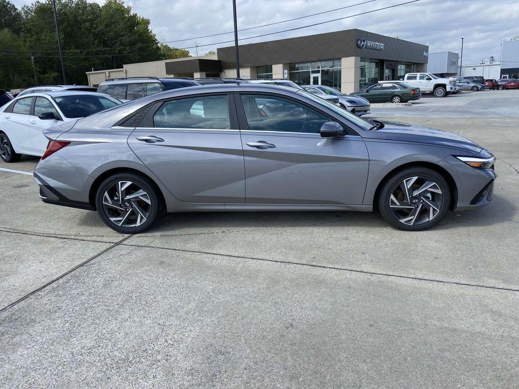 new 2024 Hyundai Elantra HEV car, priced at $29,199