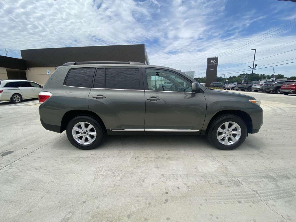 used 2011 Toyota Highlander car, priced at $6,000