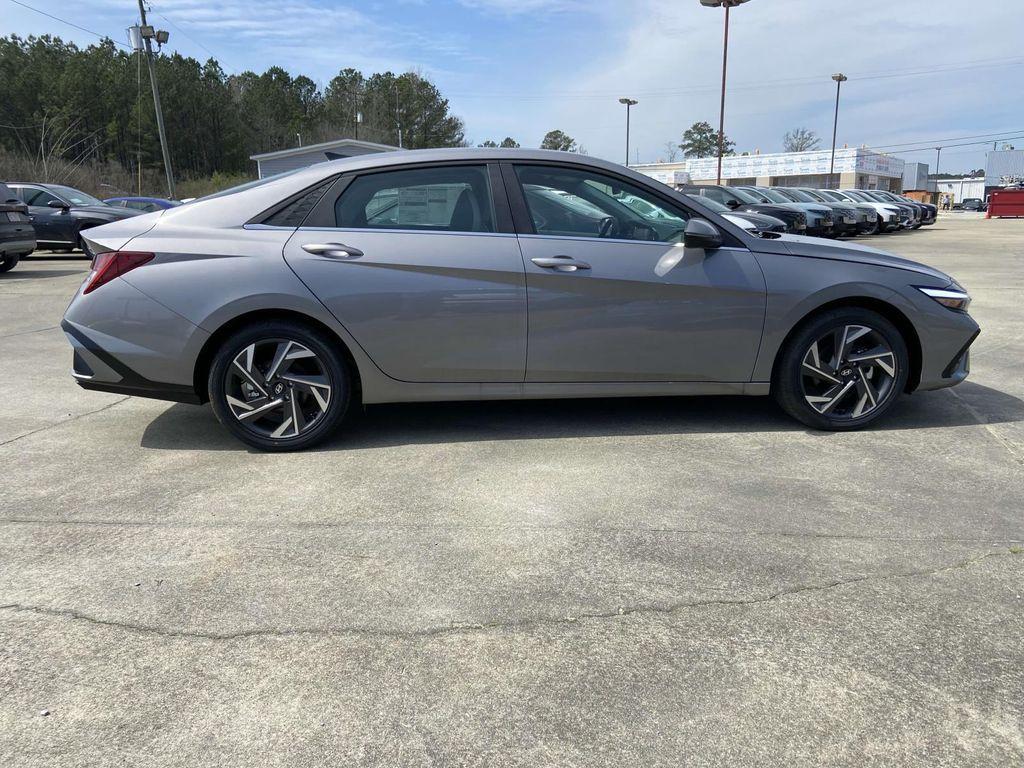 new 2024 Hyundai Elantra HEV car, priced at $28,999