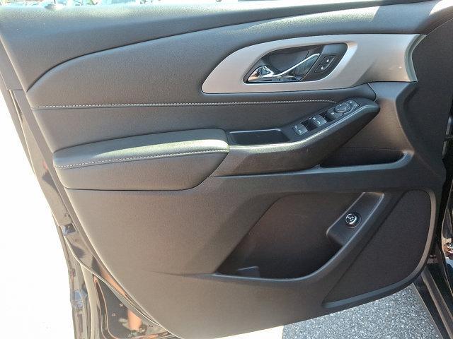used 2022 Chevrolet Traverse car, priced at $31,888