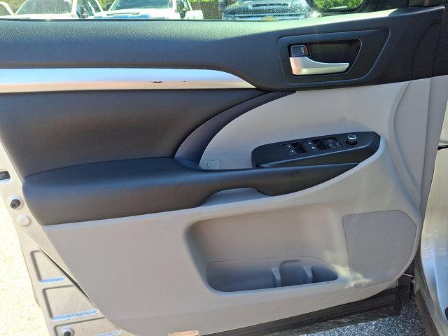 used 2019 Toyota Highlander car, priced at $23,999