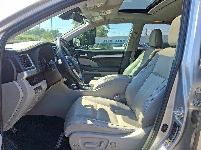 used 2019 Toyota Highlander car, priced at $23,999