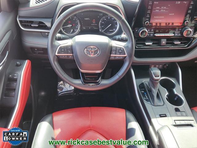 used 2022 Toyota Highlander car, priced at $35,500