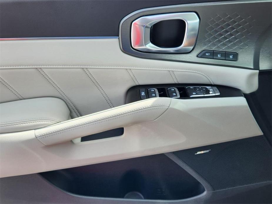 new 2023 Kia Sorento Plug-In Hybrid car, priced at $51,985