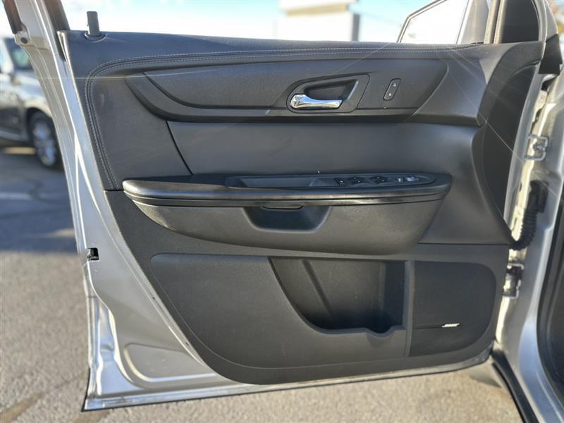 used 2014 Chevrolet Traverse car, priced at $8,992