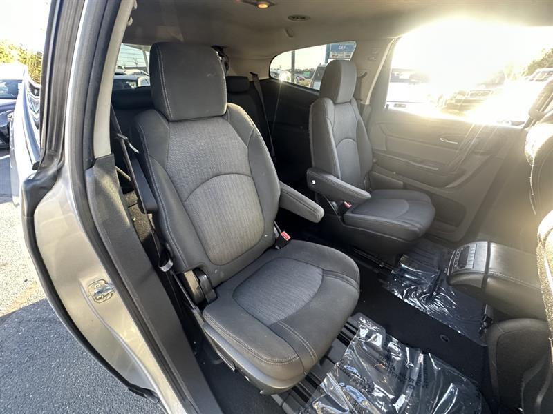 used 2014 Chevrolet Traverse car, priced at $8,992